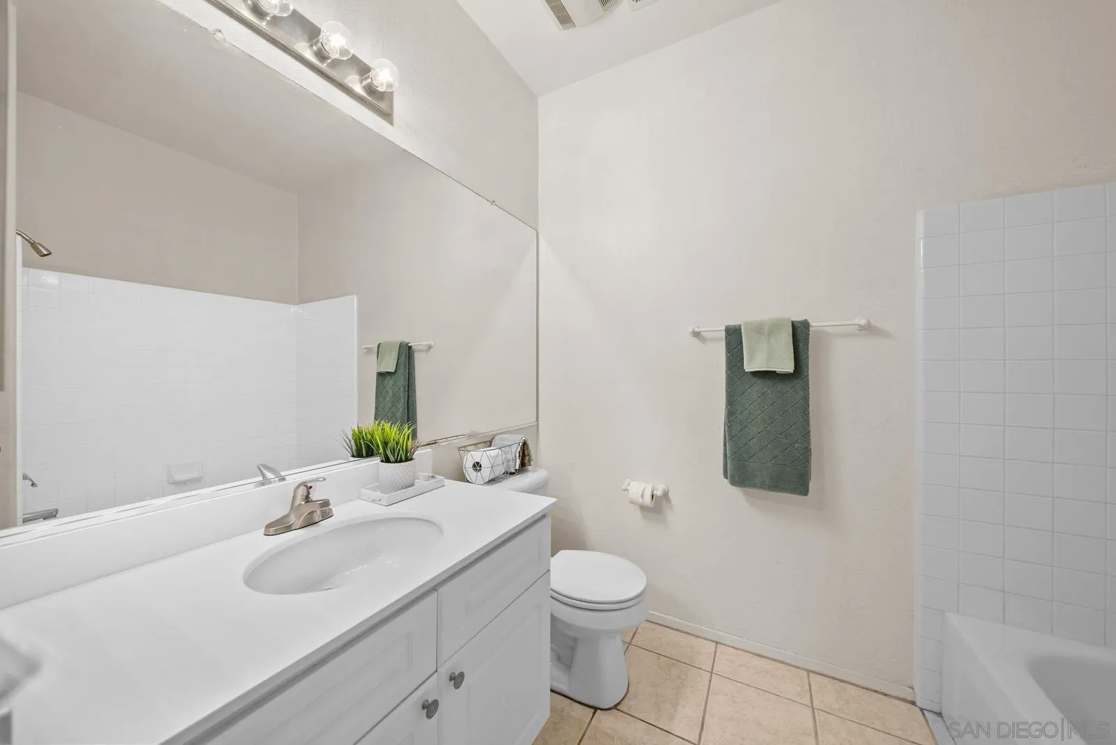 10786 Sabre Hill Dr # 206