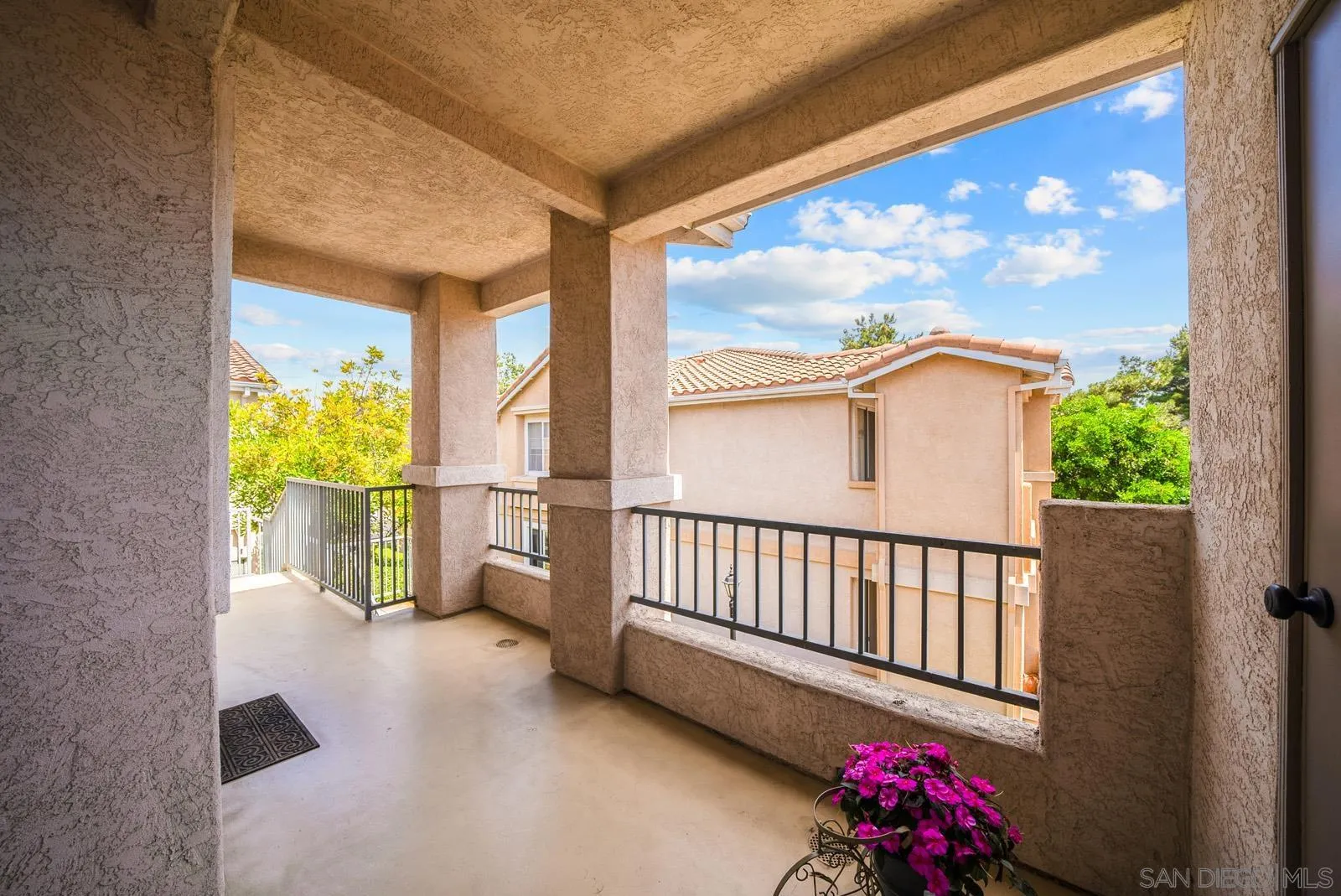 10786 Sabre Hill Dr # 206