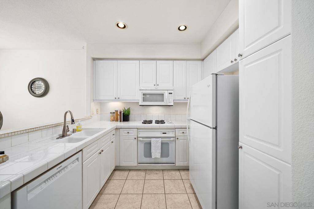 10786 Sabre Hill Dr 206