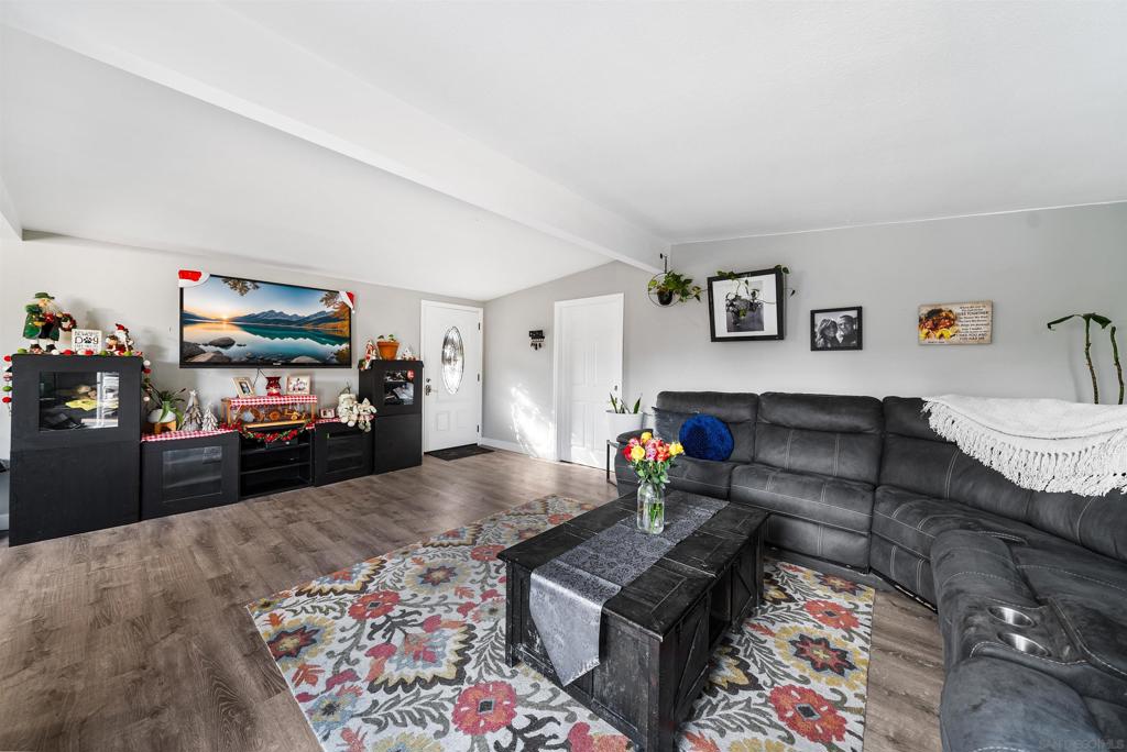 4766 Renex Pl