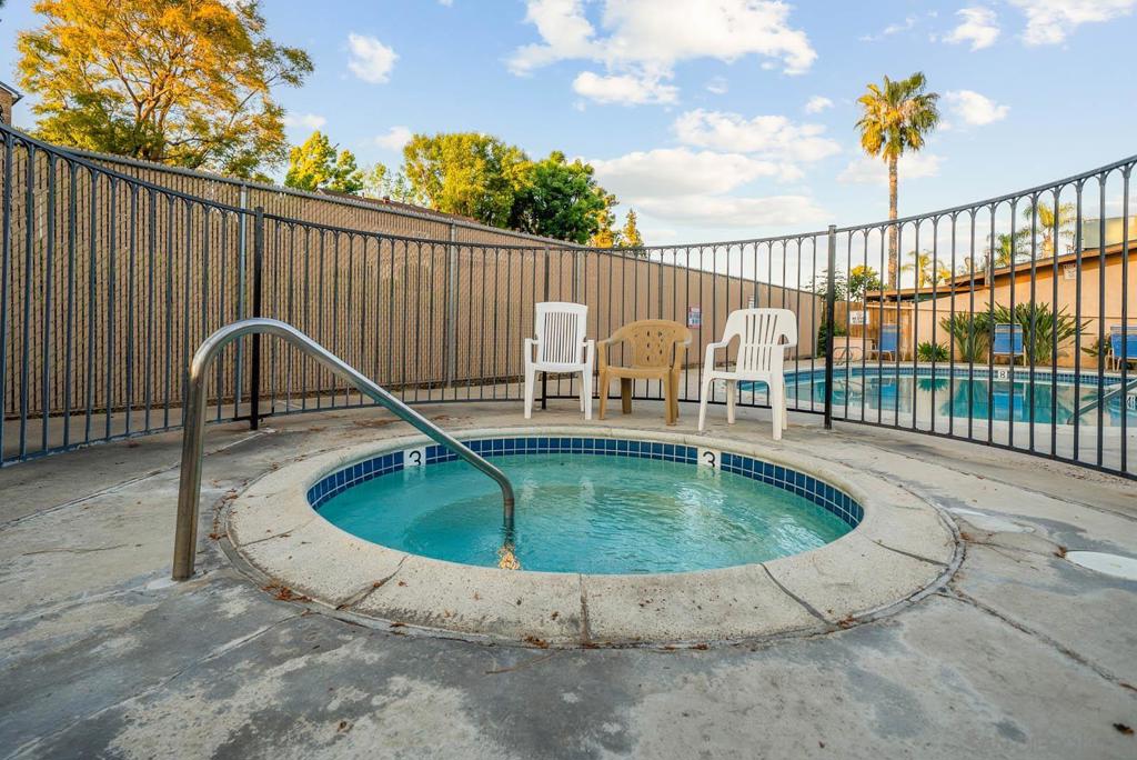 1210 Green Garden Dr 3