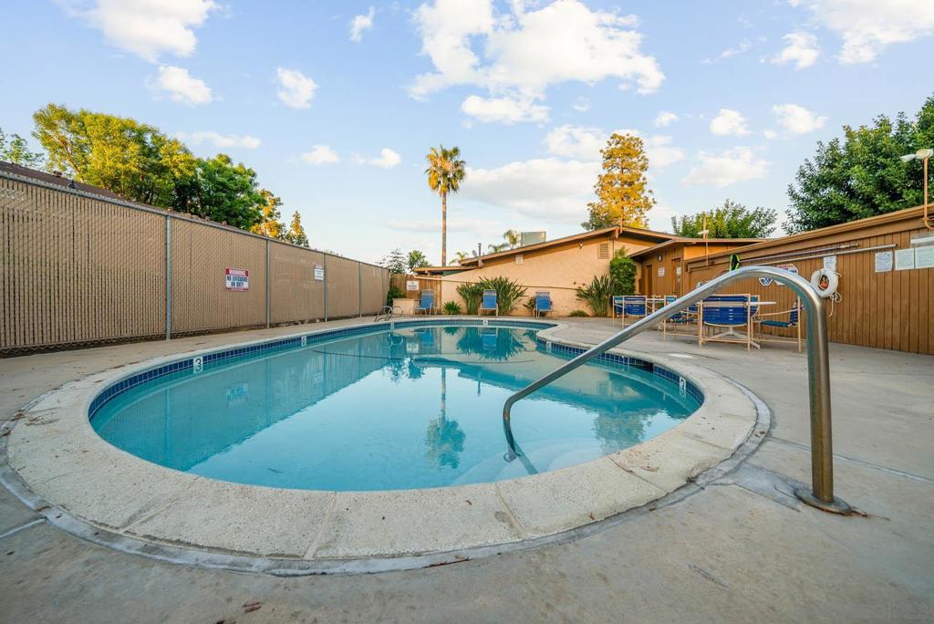 1210 Green Garden Dr 3