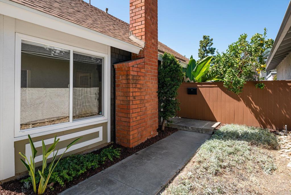 10690 Esmeraldas Drive