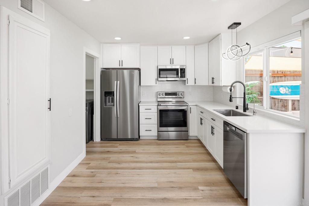 10690 Esmeraldas Drive