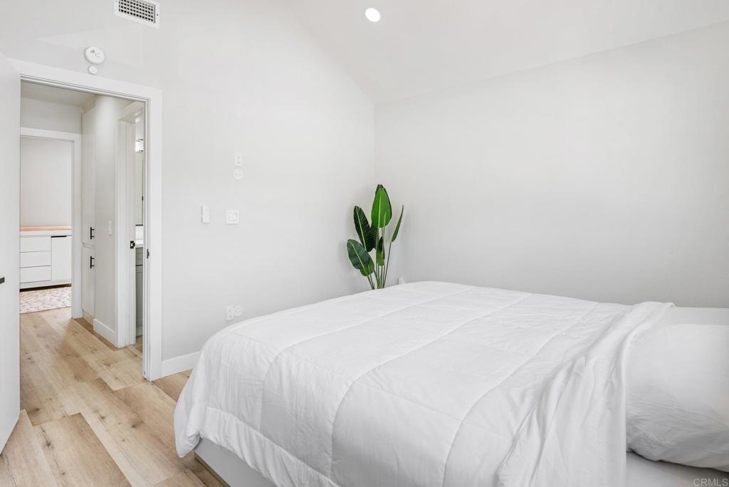 10690 Esmeraldas Drive