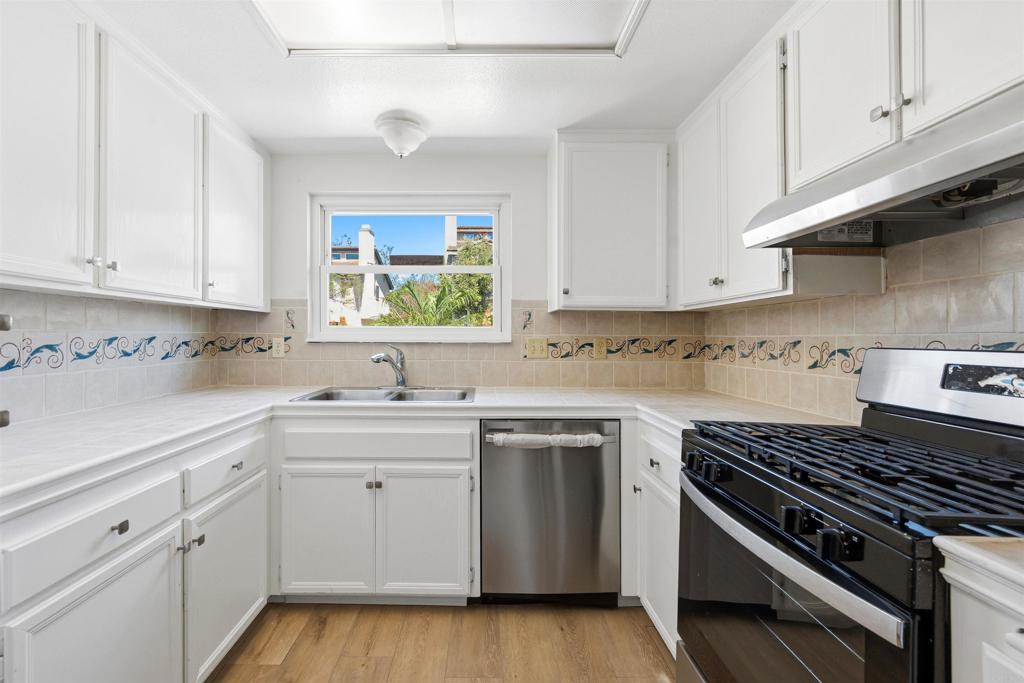 1257 Soria Glen