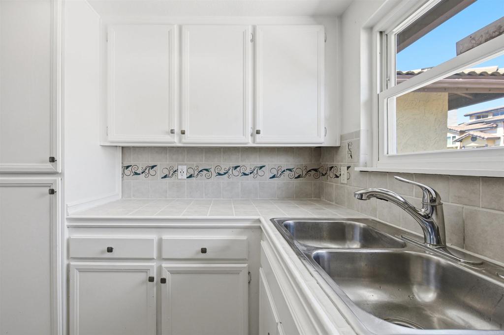 1257 Soria Glen