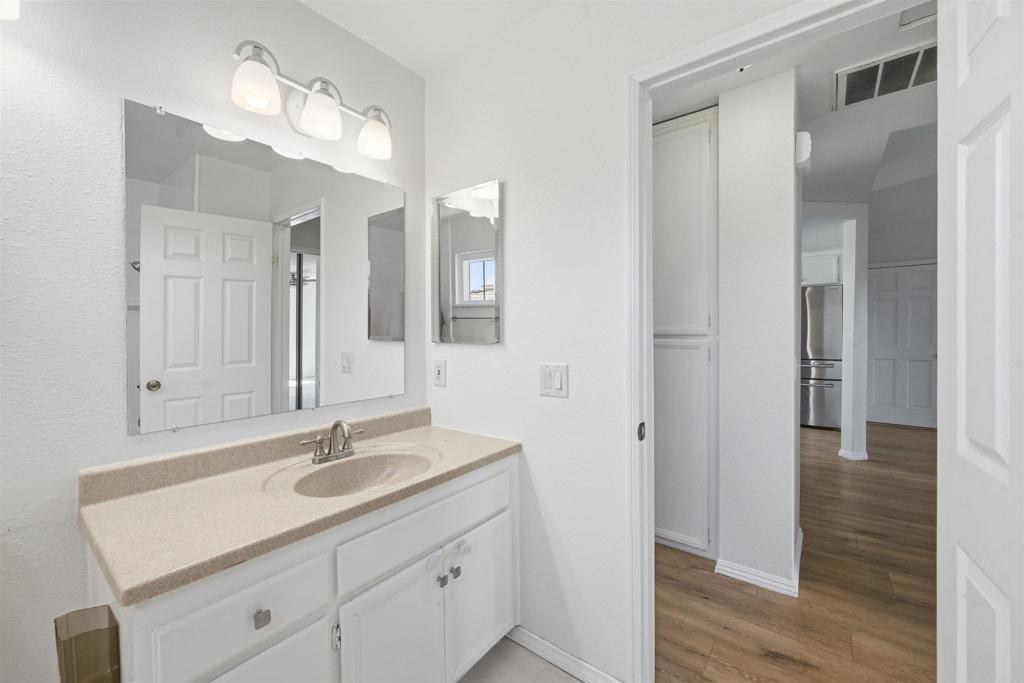 1257 Soria Glen
