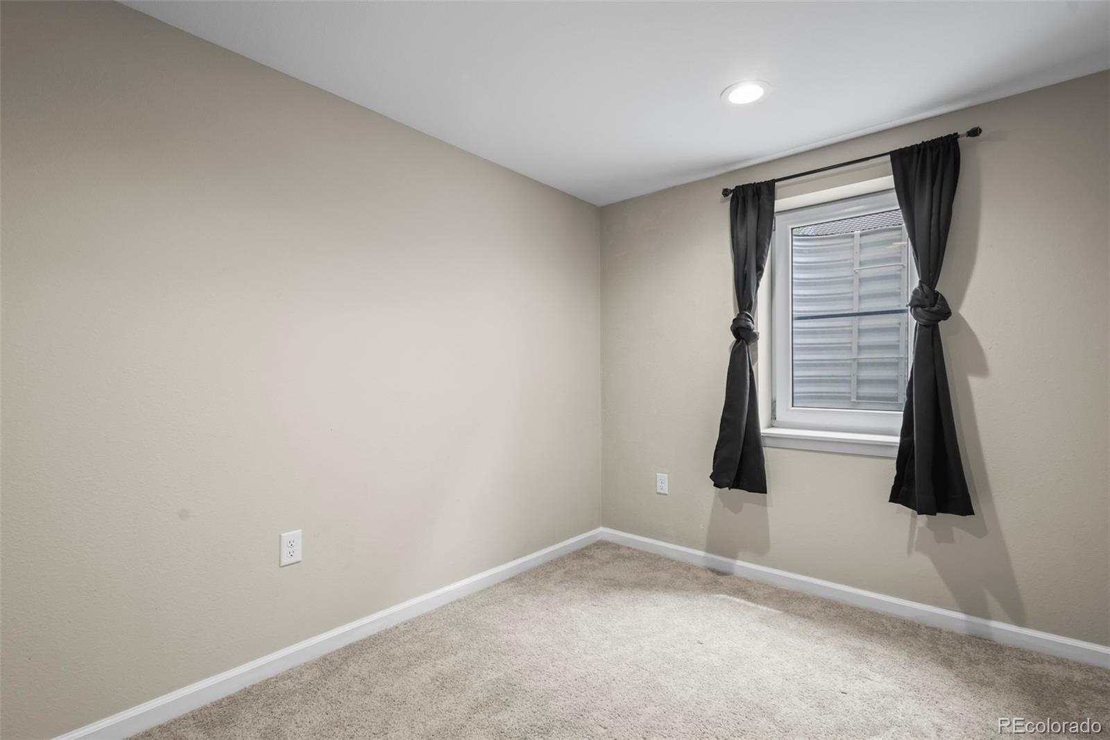 6147 Dunraven Street