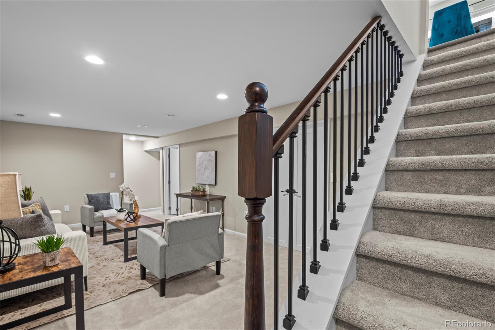 6147 Dunraven Street