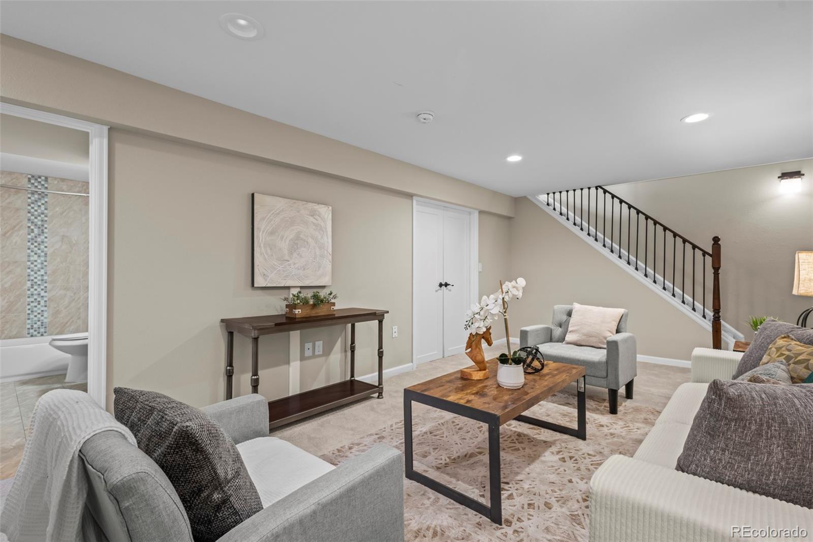 6147 Dunraven Street