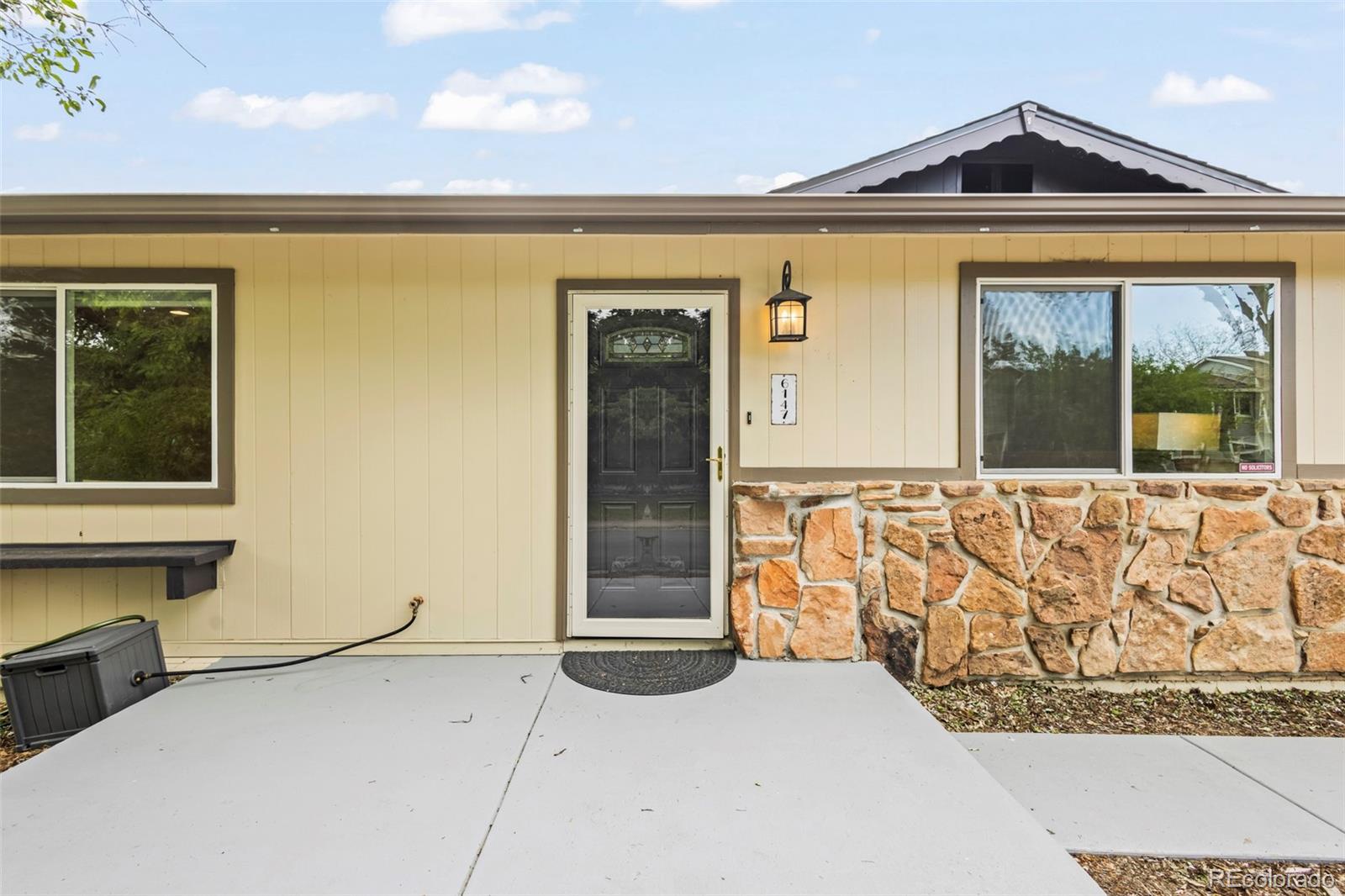 6147 Dunraven Street