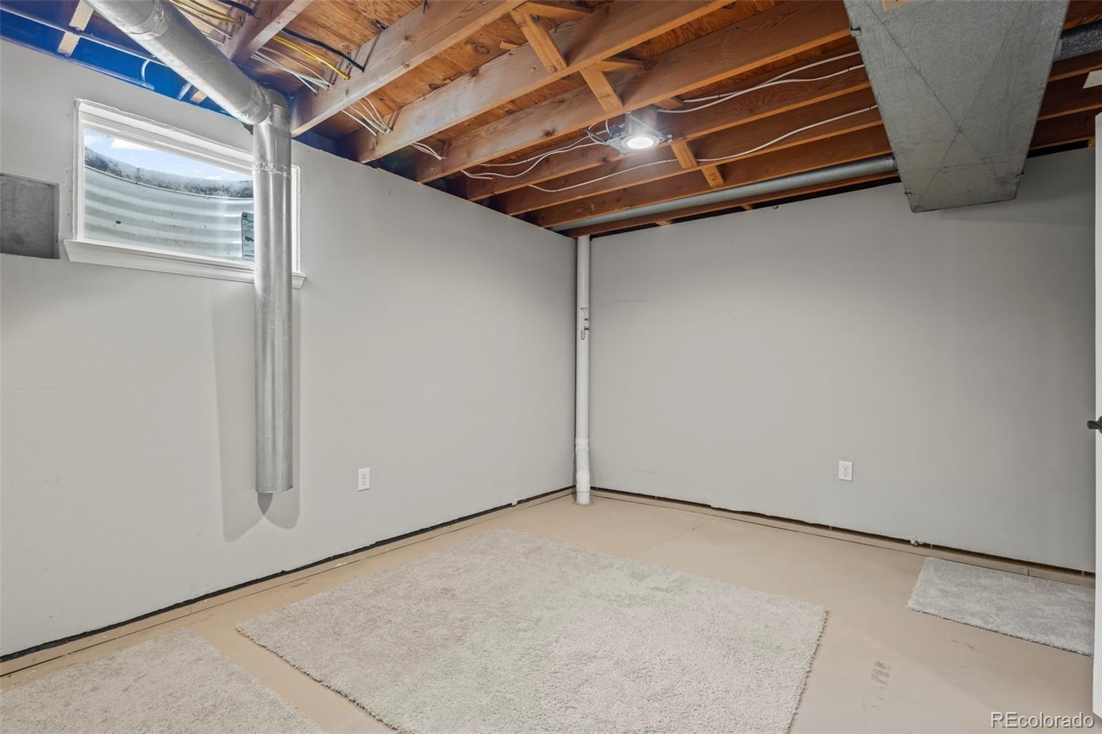 6147 Dunraven Street