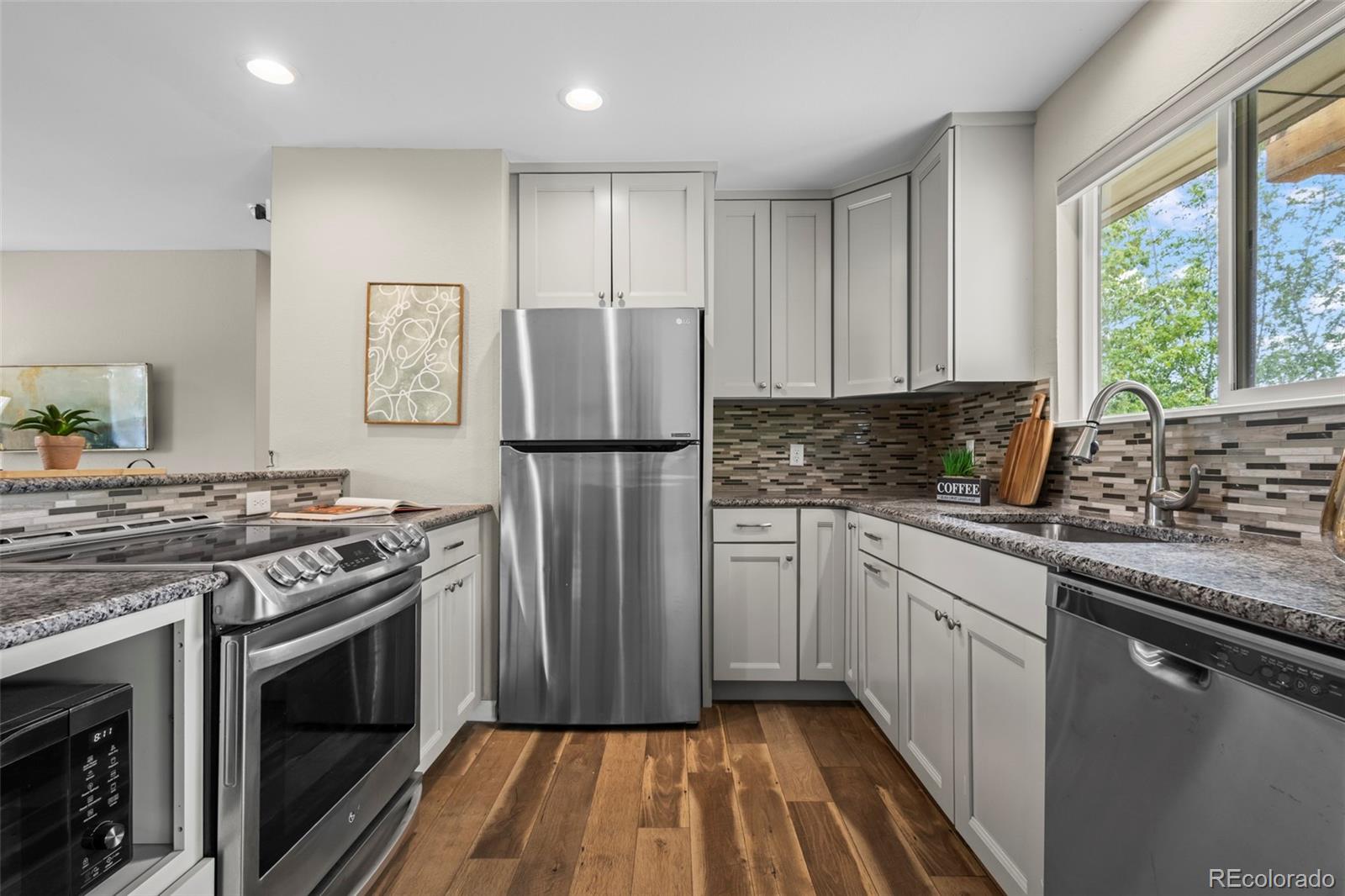 6147 Dunraven Street