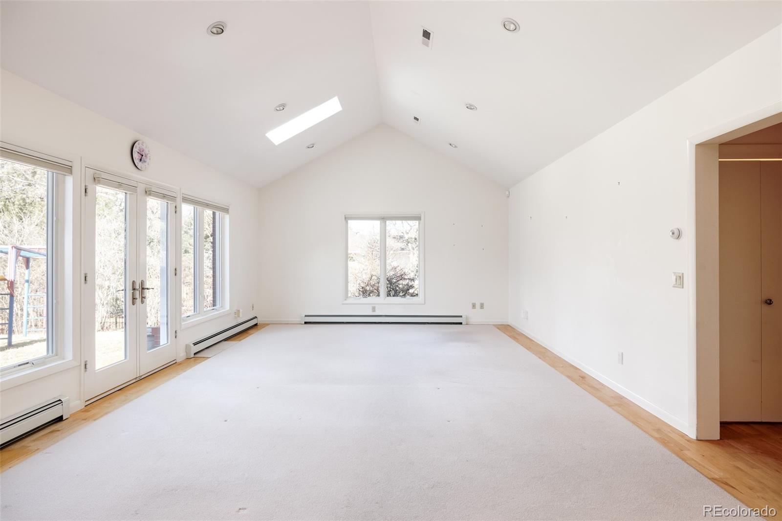 3360 S Columbine Circle