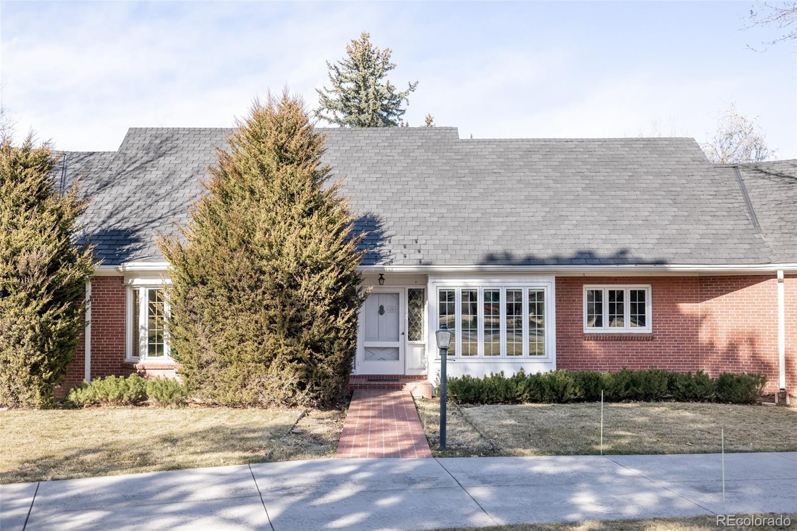 3360 S Columbine Circle