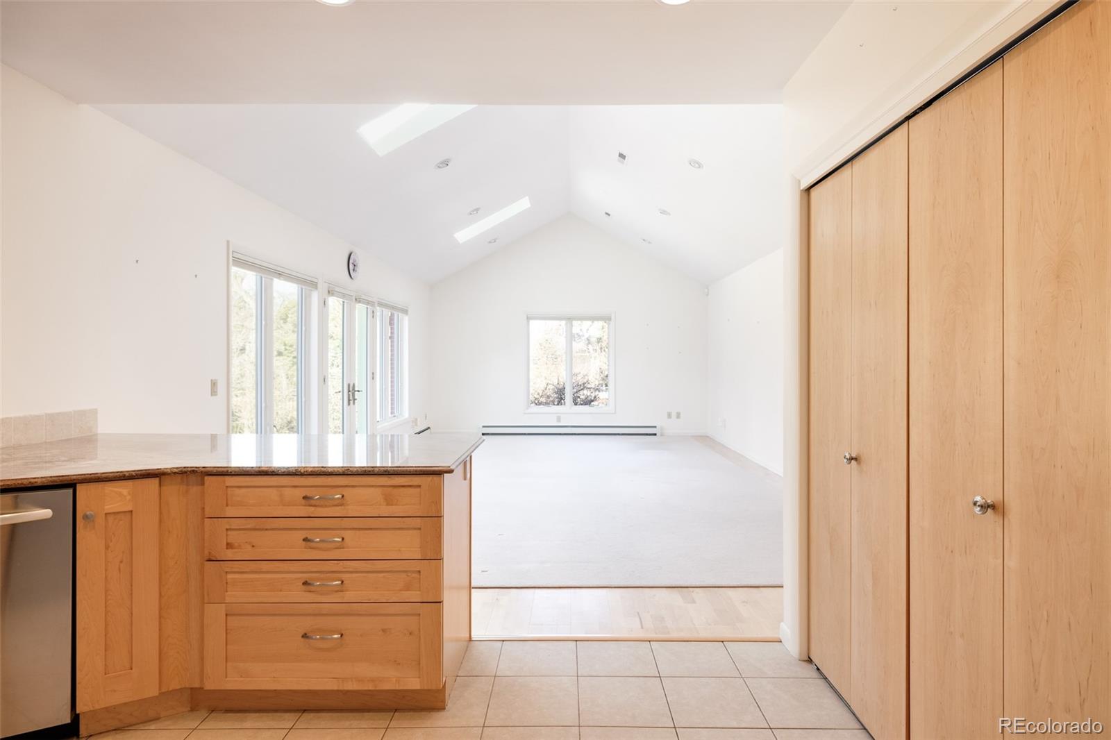 3360 S Columbine Circle