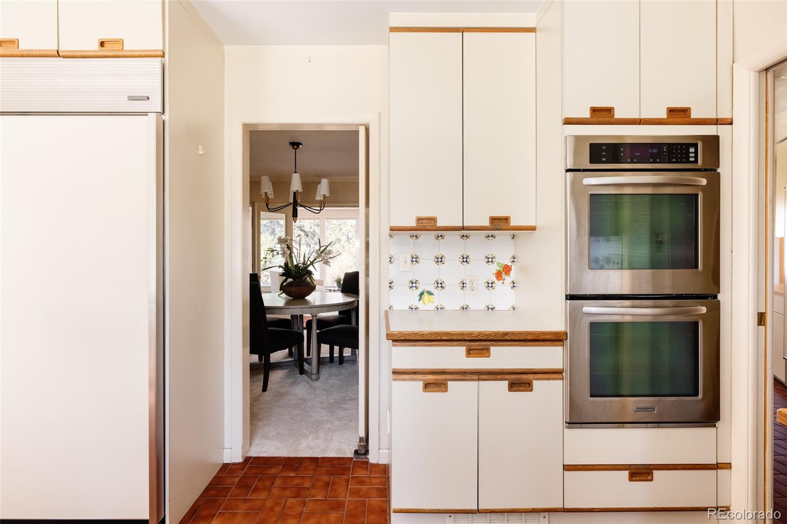3360 S Columbine Circle