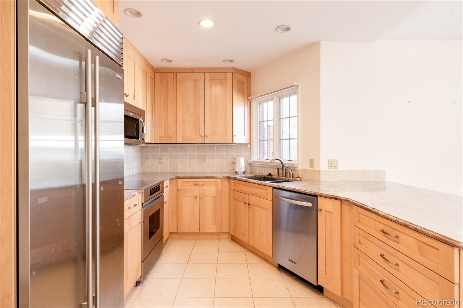 3360 S Columbine Circle