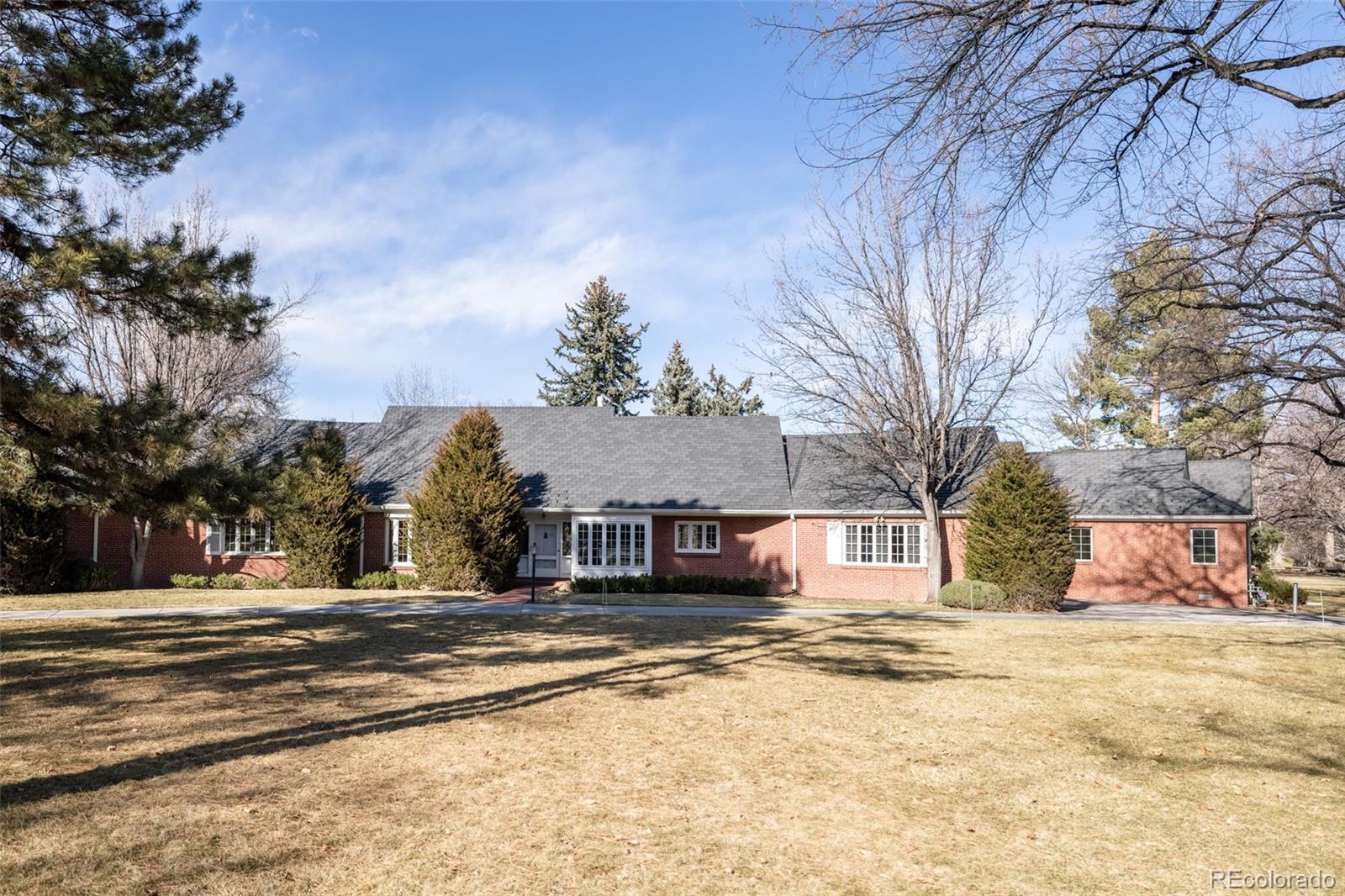 3360 S Columbine Circle
