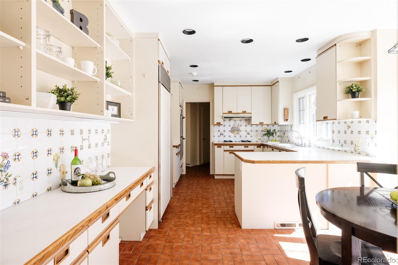 3360 S Columbine Circle