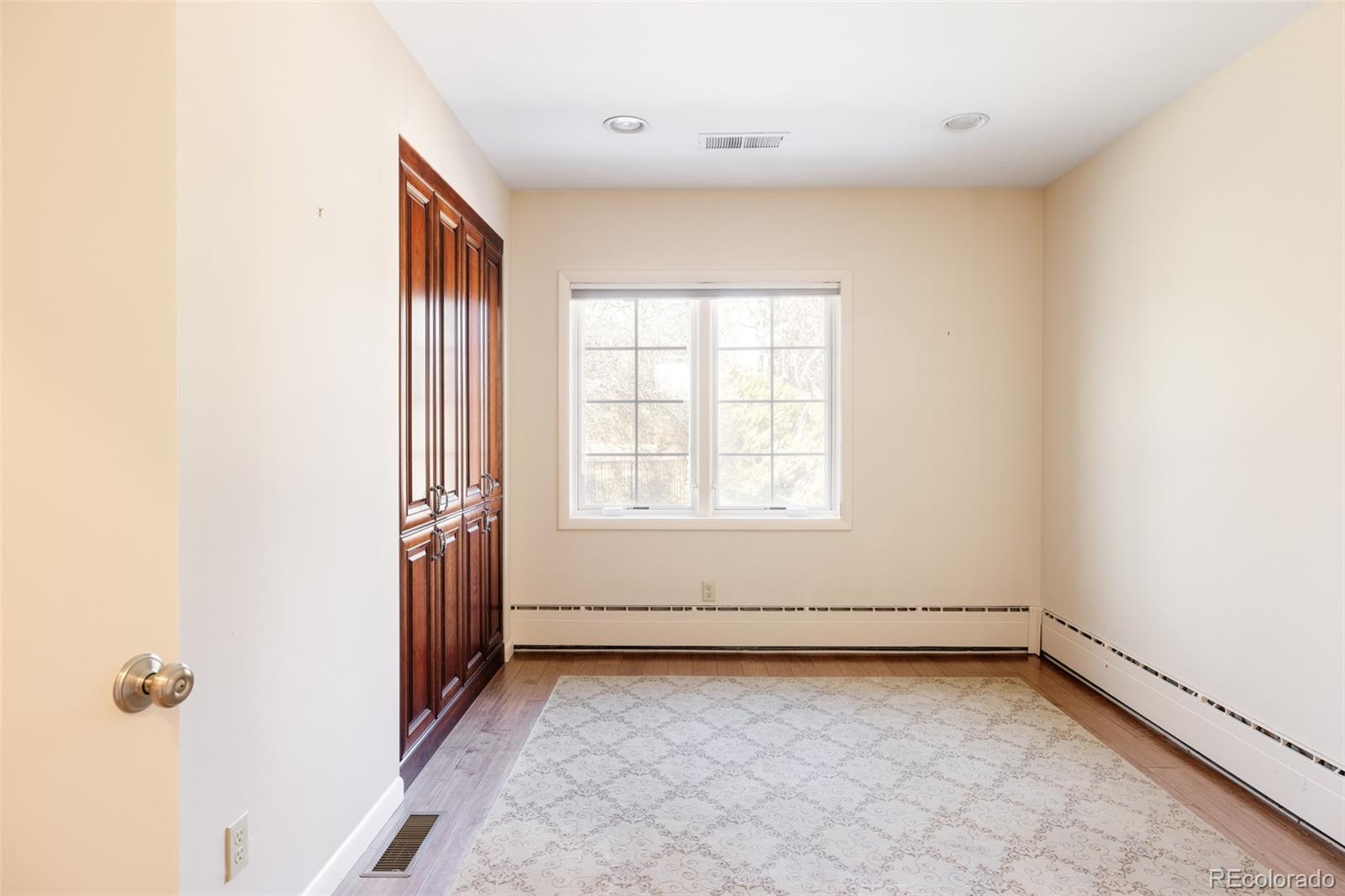 3360 S Columbine Circle
