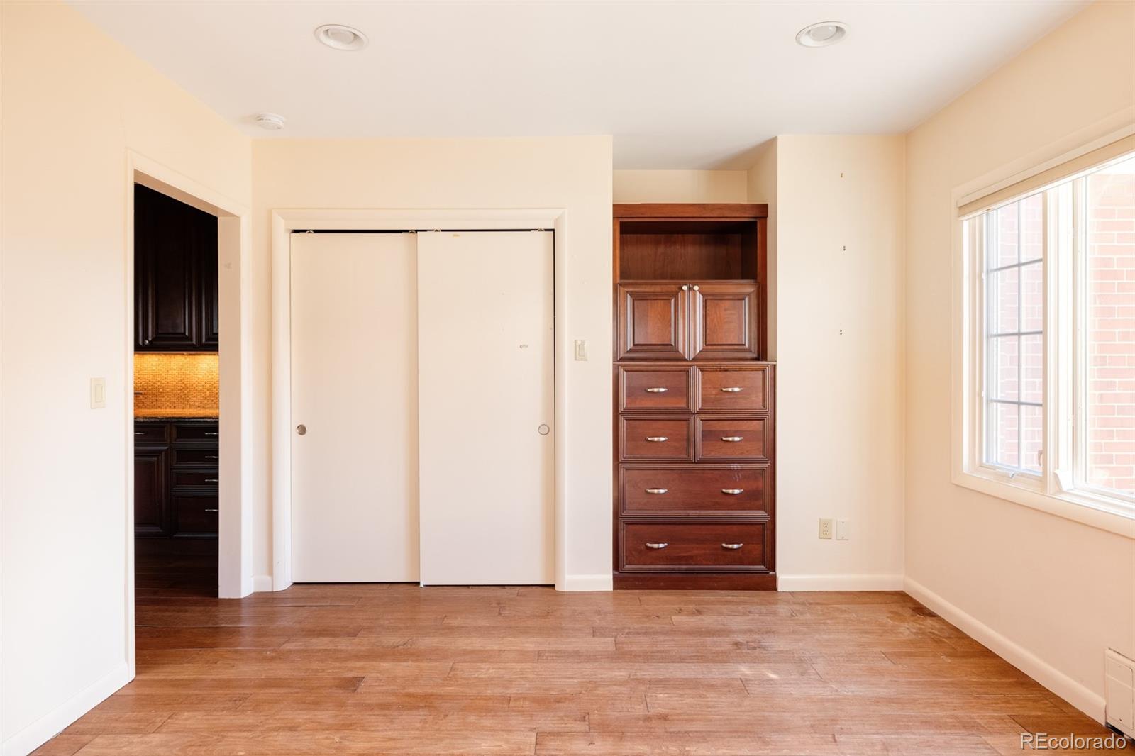 3360 S Columbine Circle