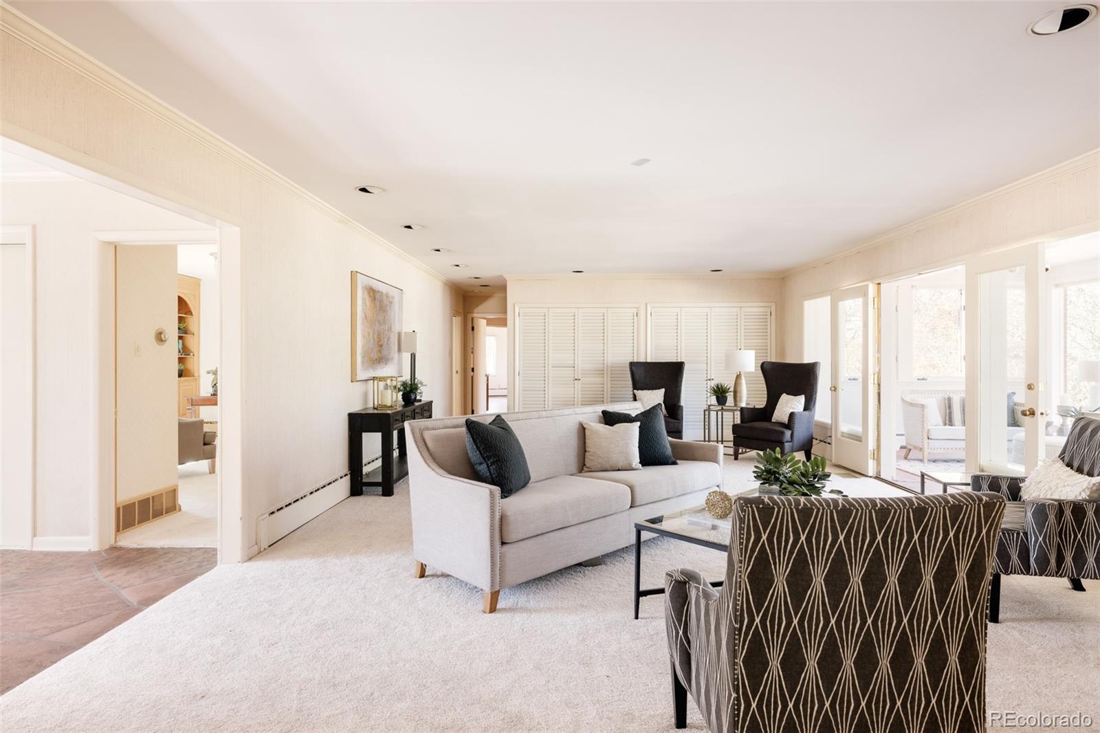 3360 S Columbine Circle