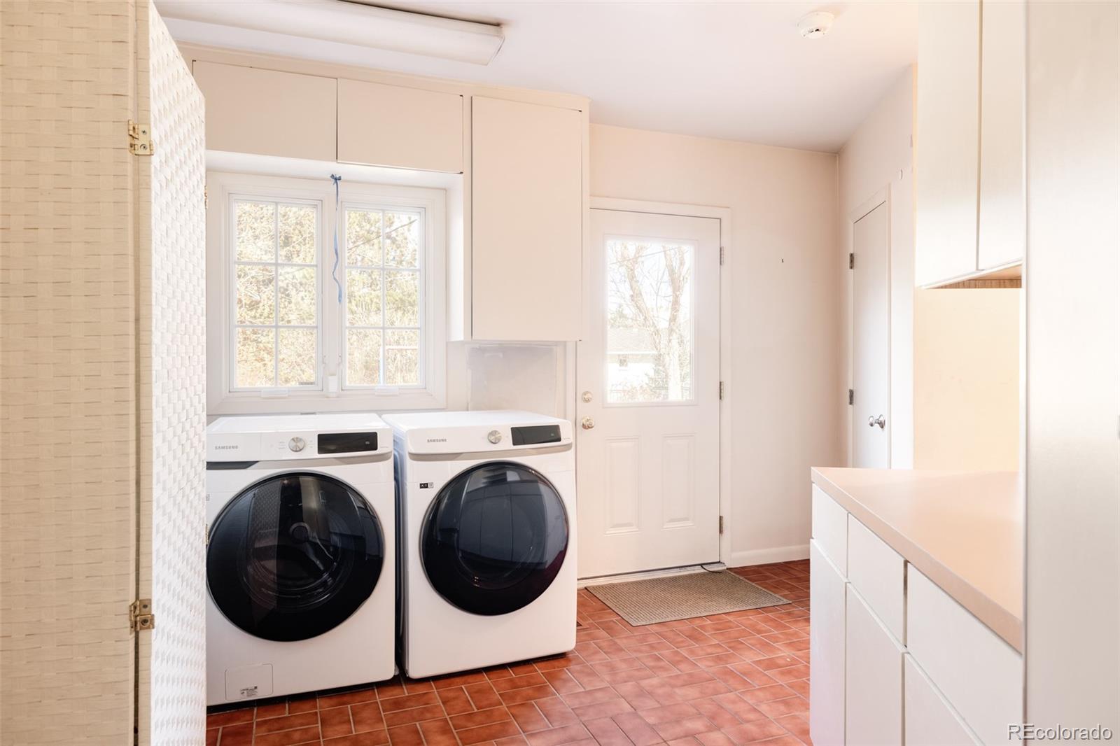 3360 S Columbine Circle