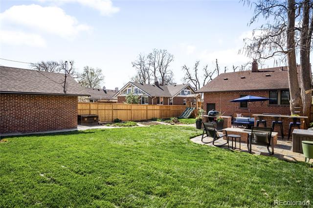 3353 W Clyde Place