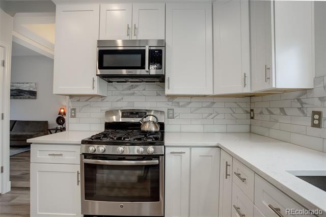 7708 W 62nd Place