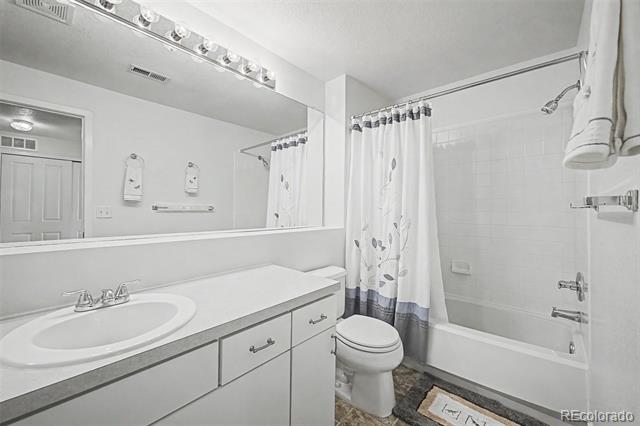 3851 Oakwood Drive