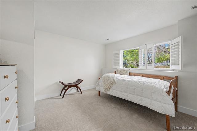 3851 Oakwood Drive