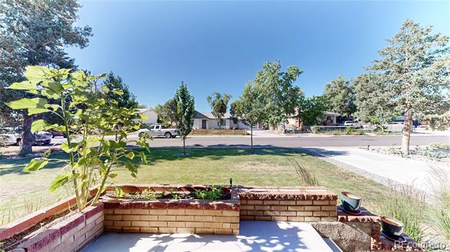 2221 W Moffat Place