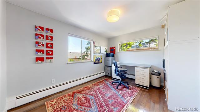 2221 W Moffat Place