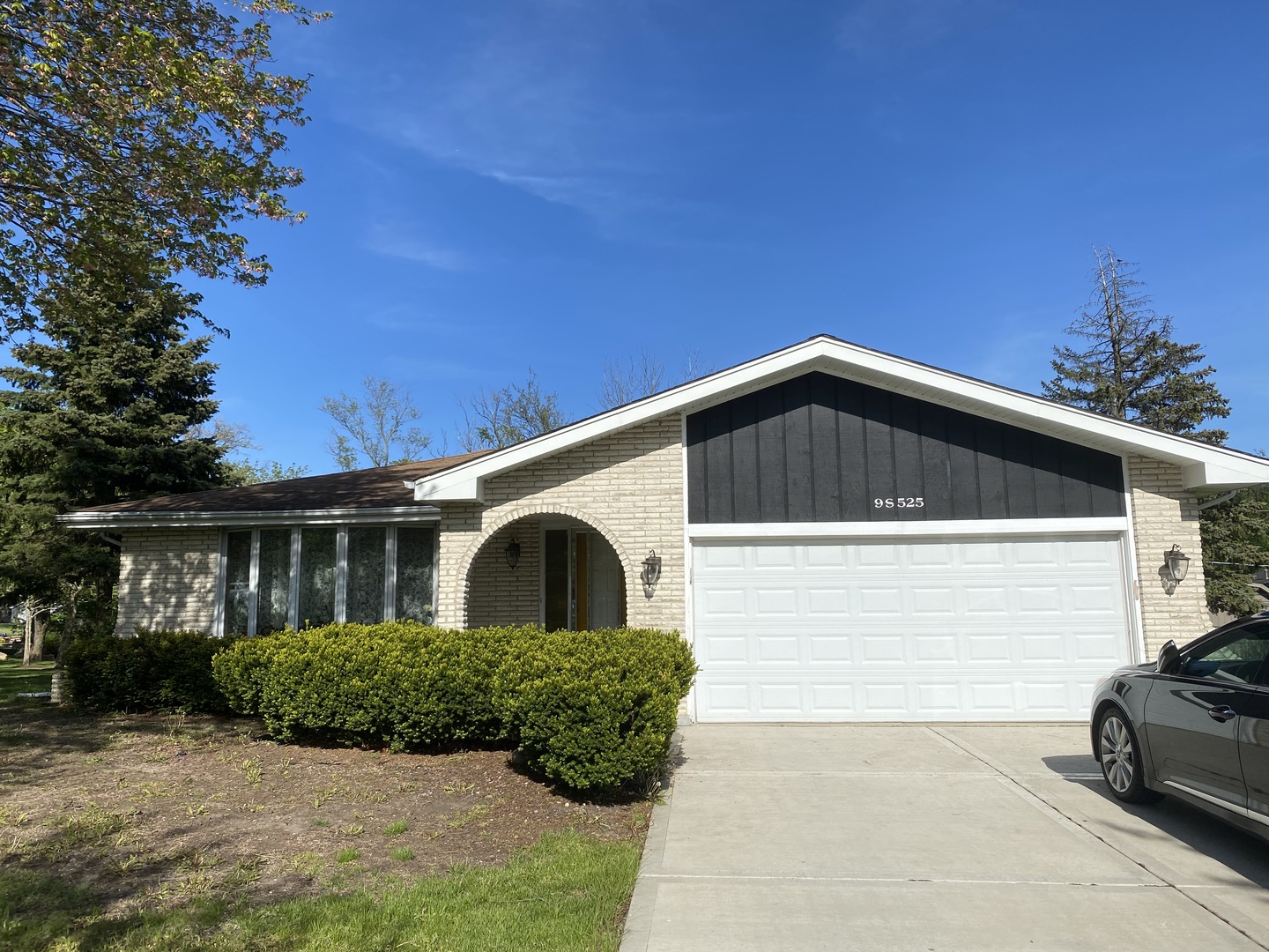 9s525 ALLISON Court