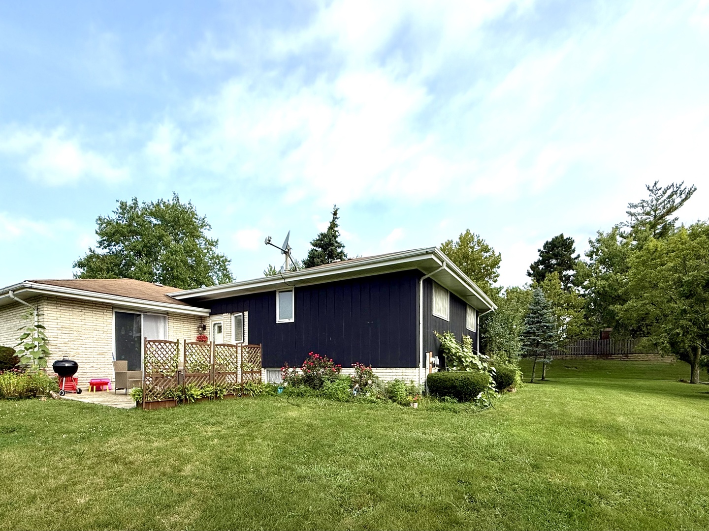 9s525 ALLISON Court
