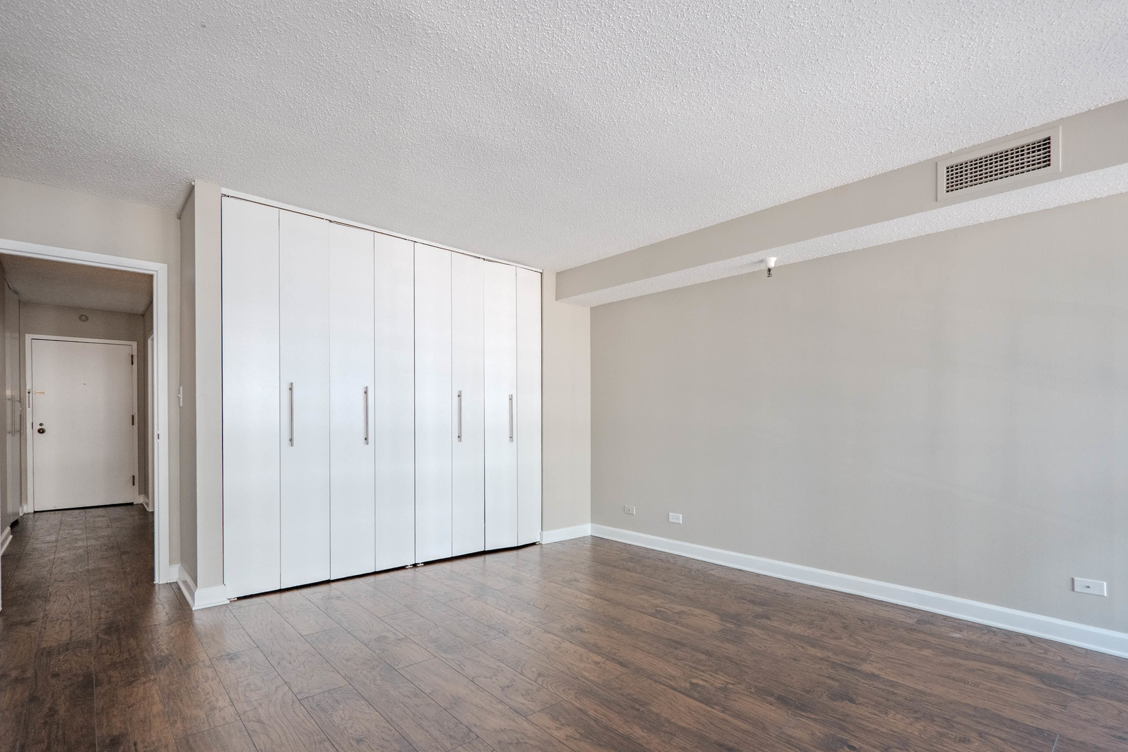 10 E ONTARIO Street Unit: 1208