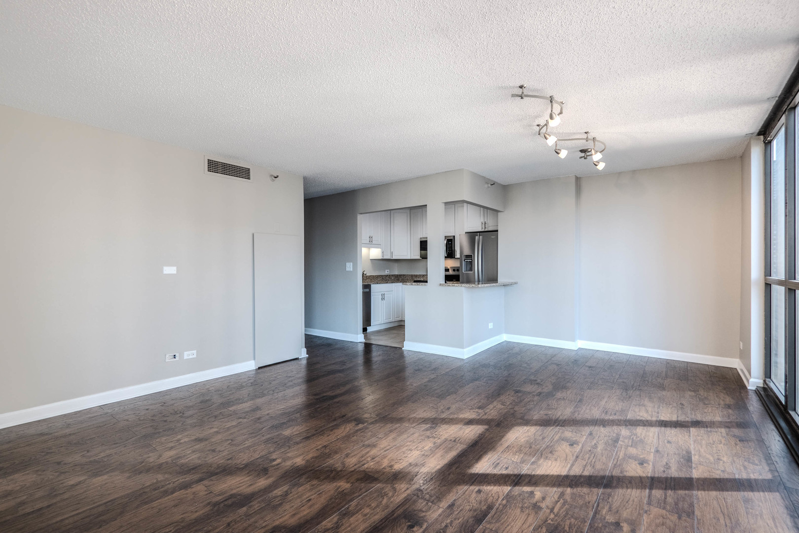 10 E ONTARIO Street Unit: 1208