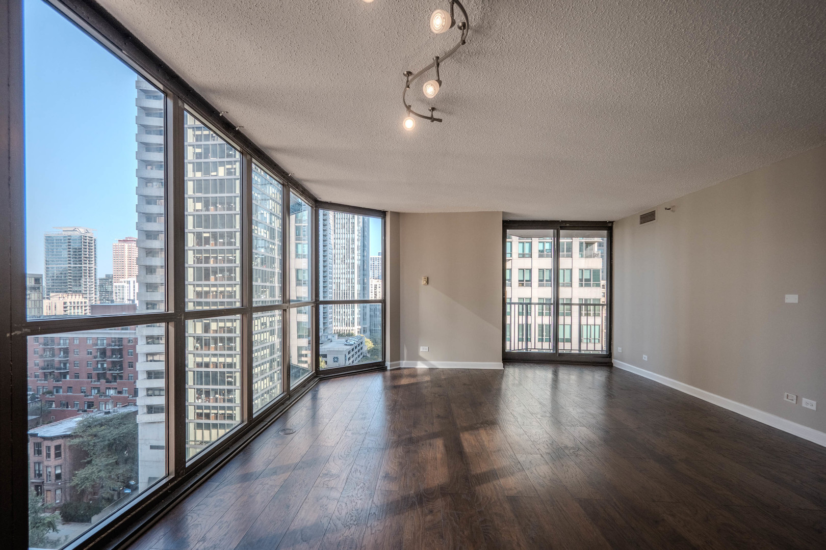 10 E ONTARIO Street Unit: 1208