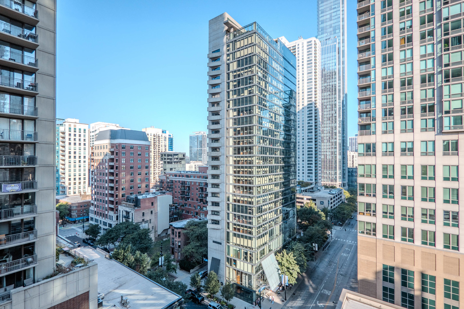 10 E ONTARIO Street Unit: 1208