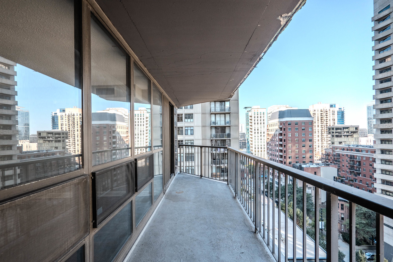 10 E ONTARIO Street Unit: 1208