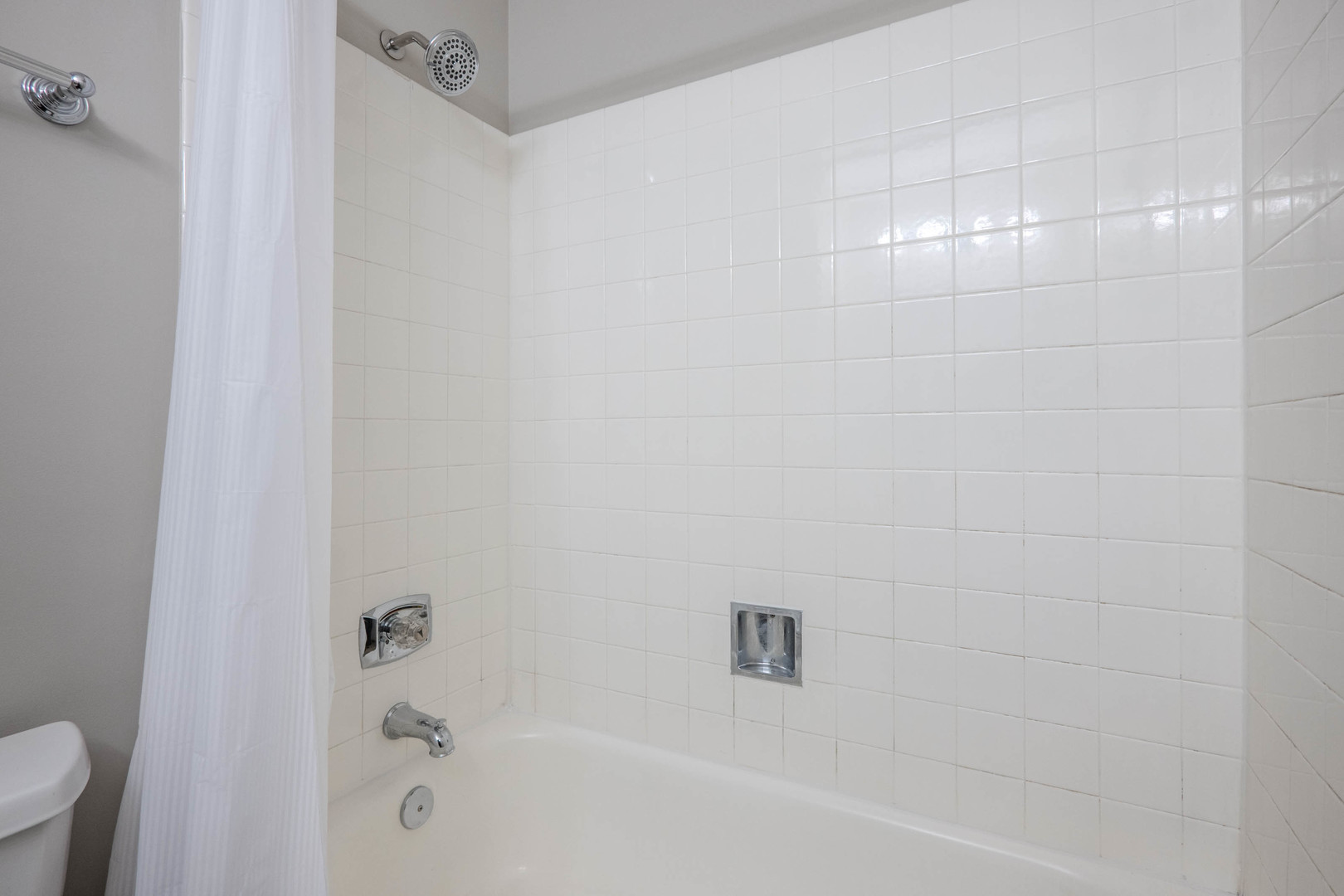 10 E ONTARIO Street Unit: 1208