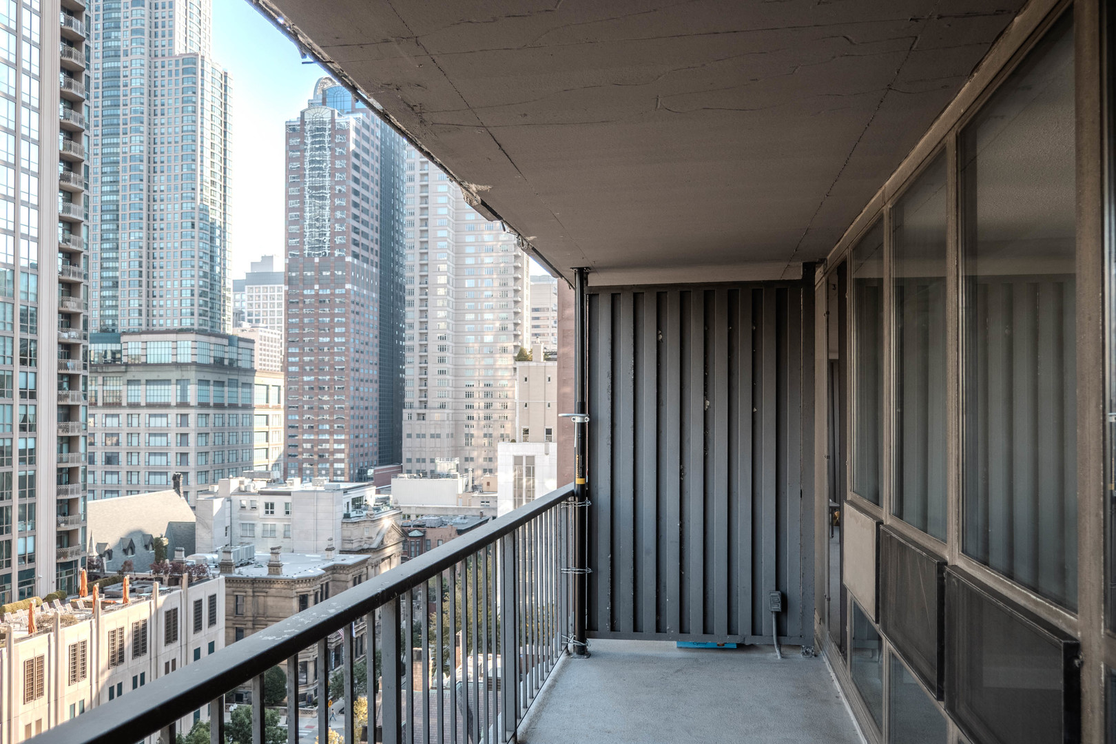 10 E ONTARIO Street Unit: 1208