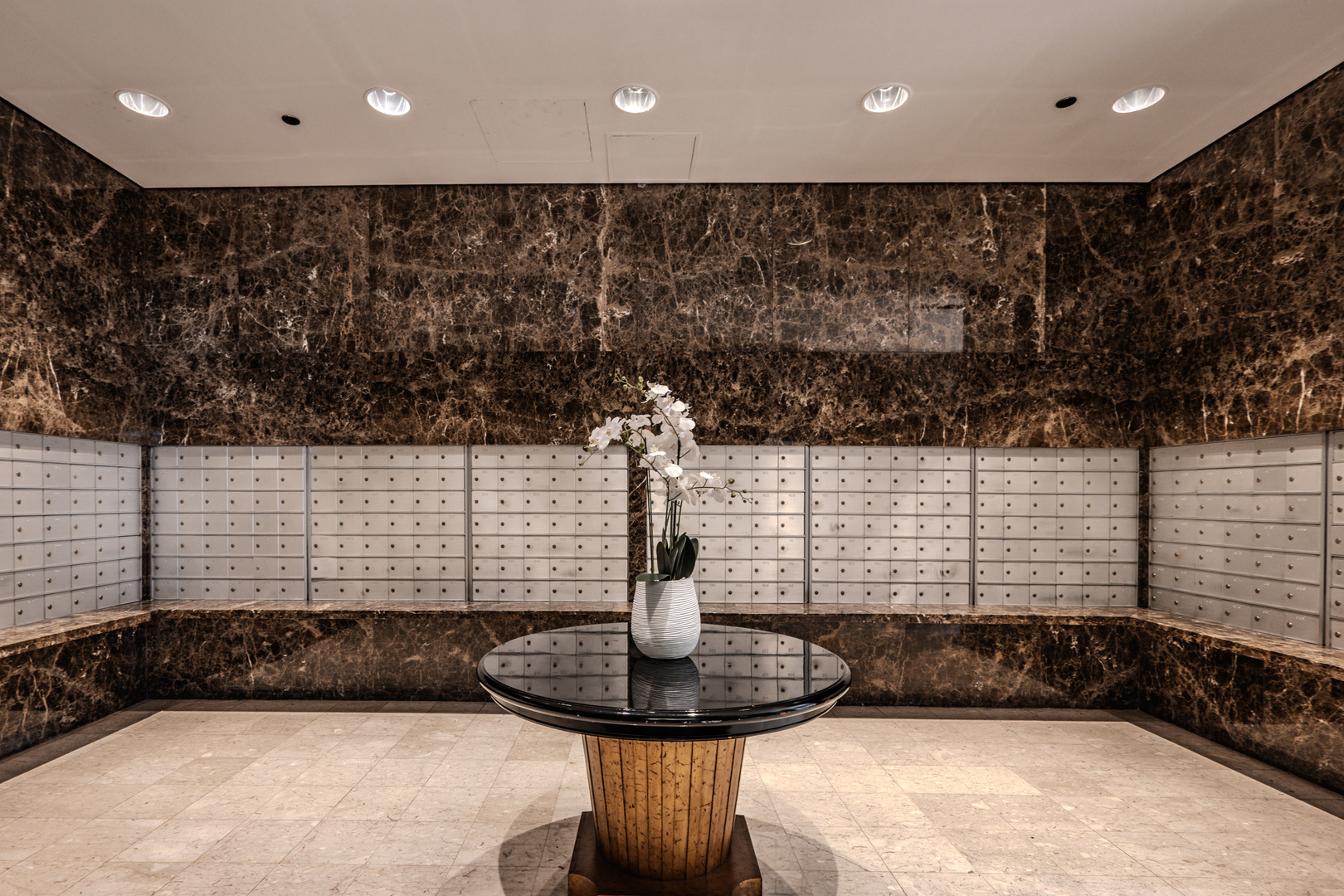 10 E ONTARIO Street Unit: 1208