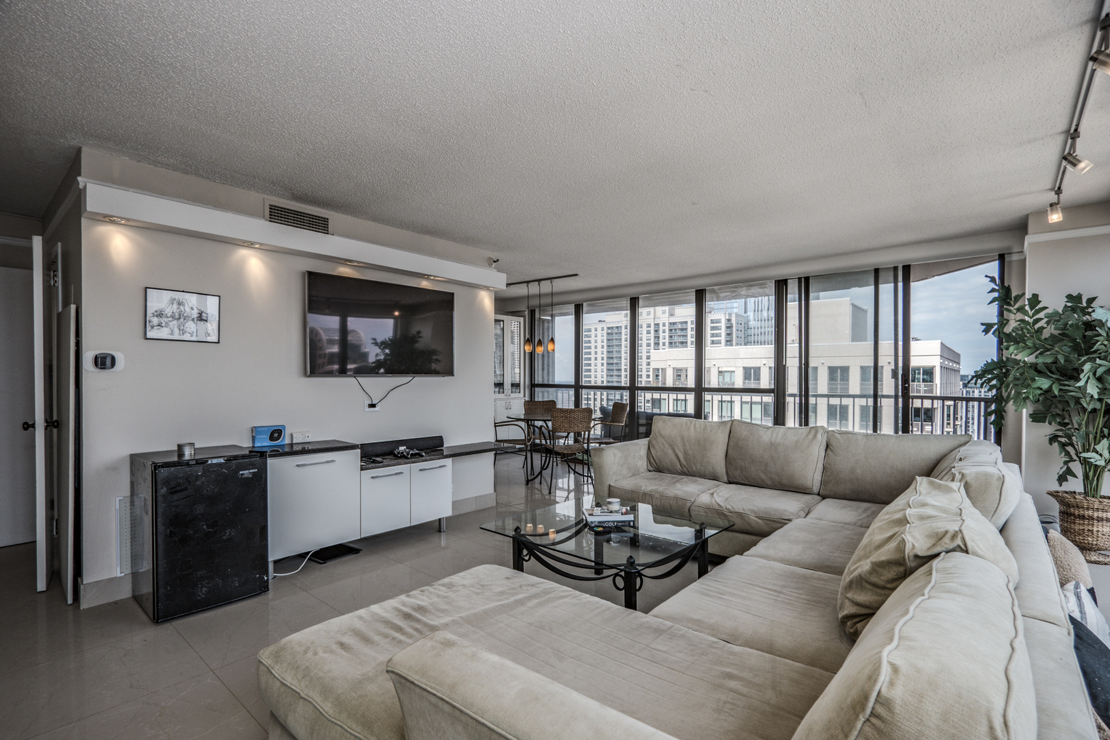10 E Ontario Street Unit: 4208