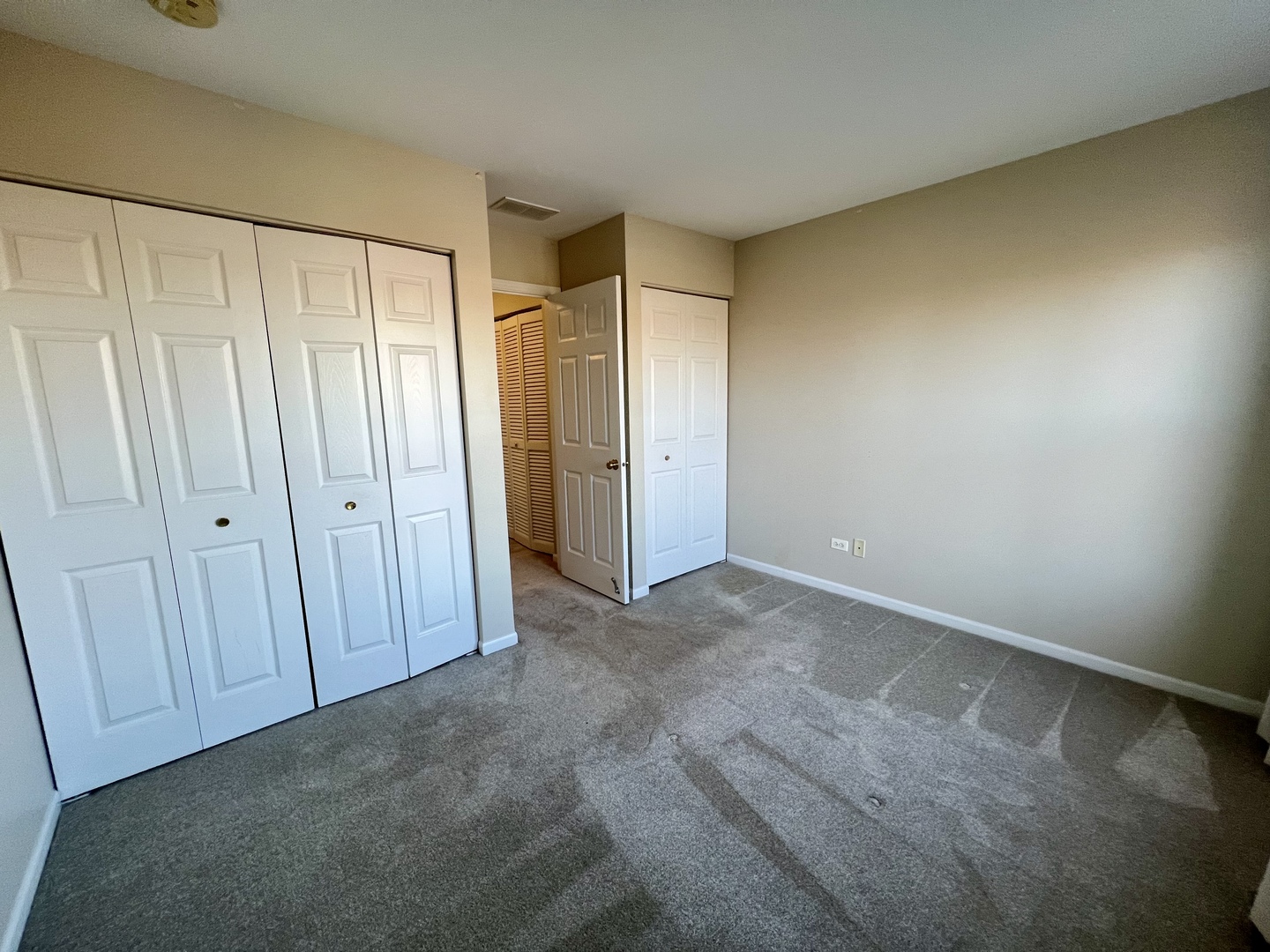 300 LUNT Avenue Unit: 300