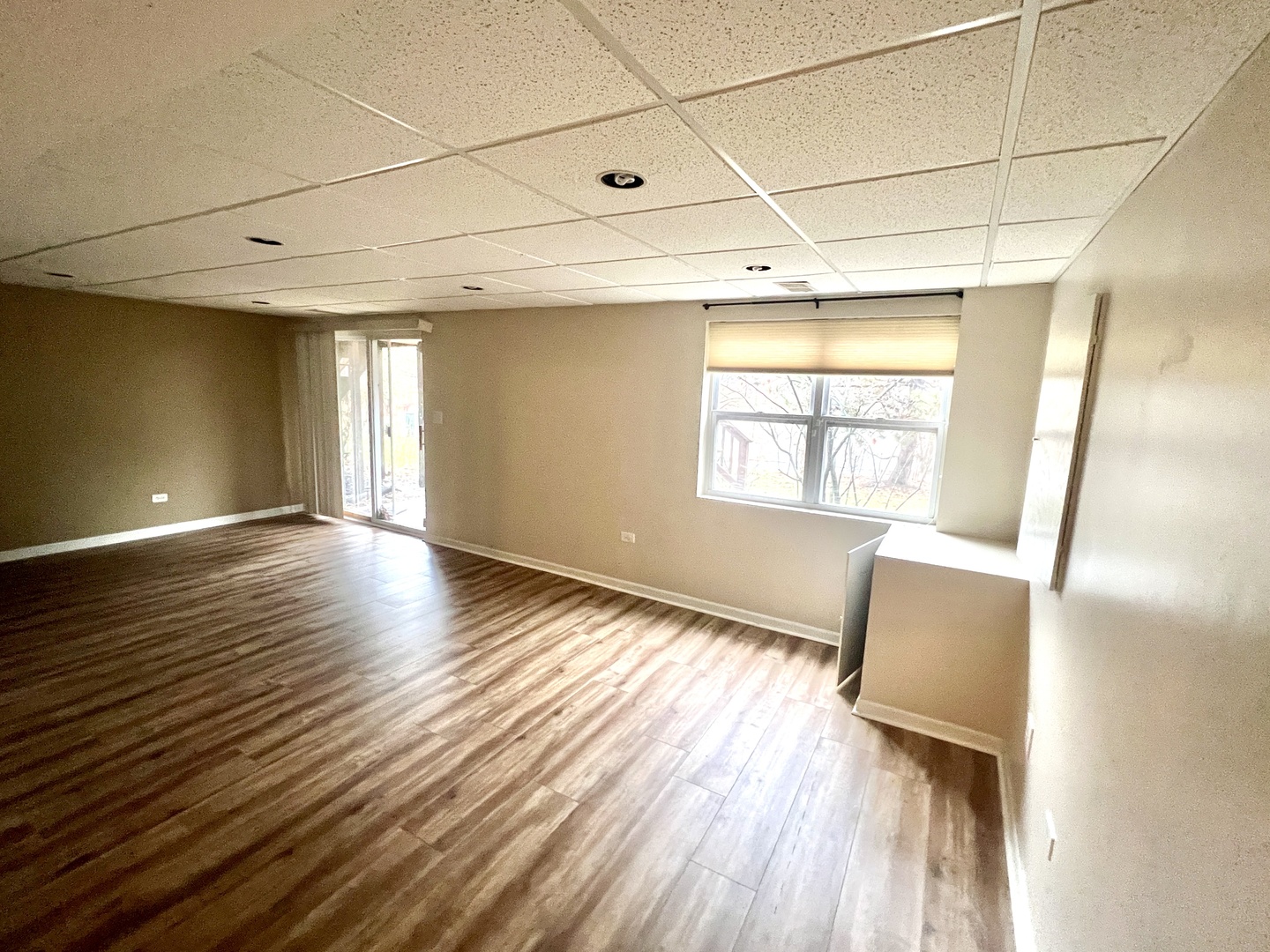 300 LUNT Avenue Unit: 300