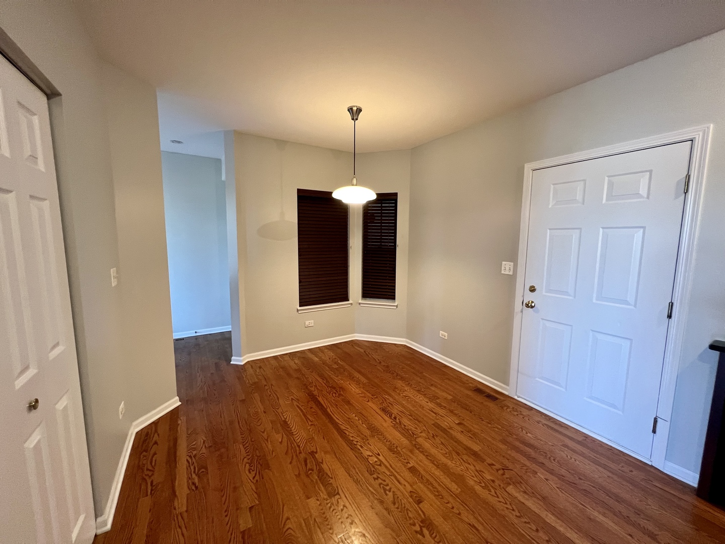300 LUNT Avenue Unit: 300