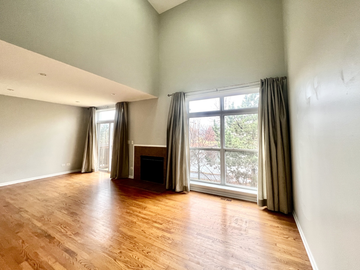 300 LUNT Avenue Unit: 300